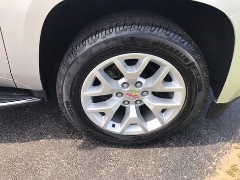 Used 2019 GMC Yukon XL SLE w/ SLE Value Package AWD/4WD image 43