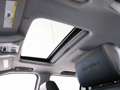 Used 2019 GMC Yukon Denali w/ Denali Ultimate Package image 26