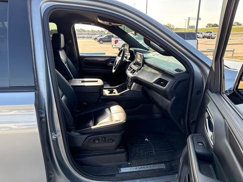 Used 2024 Chevrolet Suburban RST w/ Sport Performance Package AWD/4WD image 14