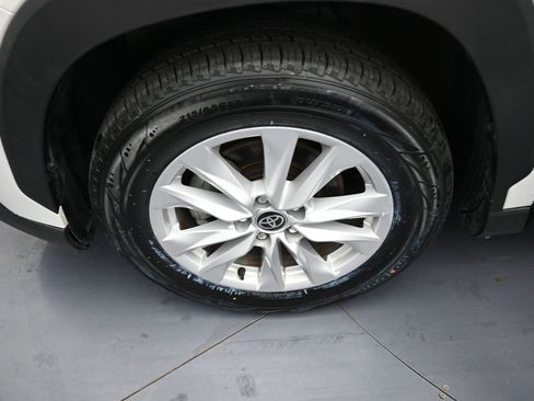 Certified 2022 Toyota Corolla Cross LE image 22