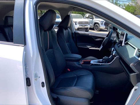 Used 2024 Toyota RAV4 Adventure image 9