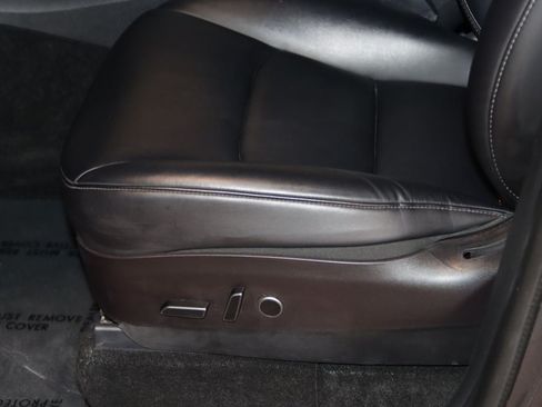 Used 2022 Tesla Model Y Long Range AWD/4WD image 29