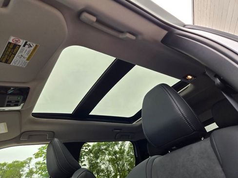 New 2025 Mitsubishi Outlander SE image 17