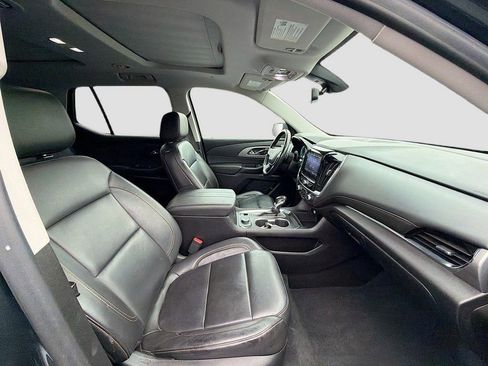 Used 2021 Chevrolet Traverse RS image 22