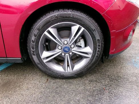 Used 2014 Ford Focus SE w/ SE Sport Package FWD image 7