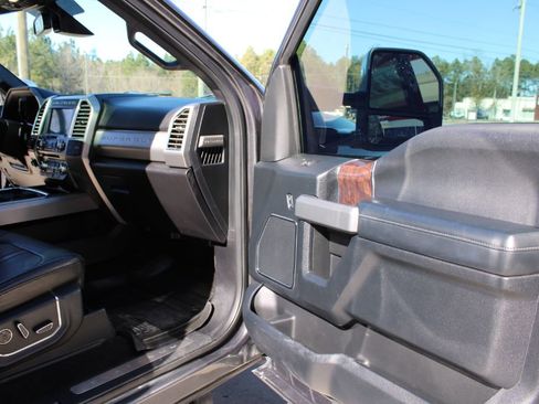 Used 2017 Ford F250 Platinum AWD/4WD image 18