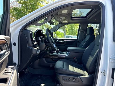 New 2026 GMC Sierra 1500 Elevation w/ Elevation Premium Package AWD/4WD image 8
