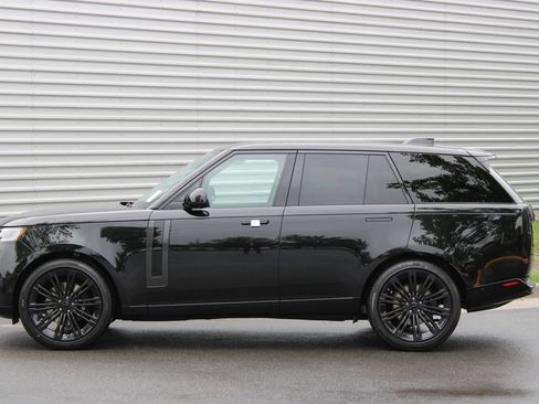 New 2026 Land Rover Range Rover SE AWD/4WD image 2