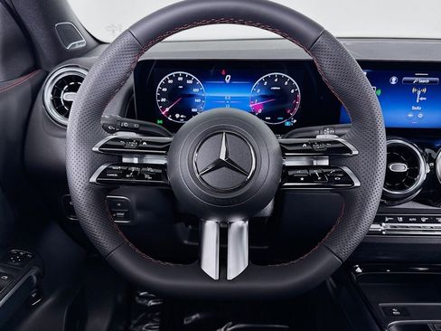 New 2026 Mercedes-Benz GLB 250 image 18