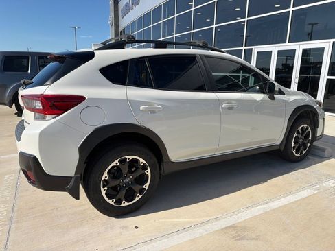 Used 2022 Subaru Crosstrek 2.0i Premium w/ Moonroof Package AWD/4WD image 3