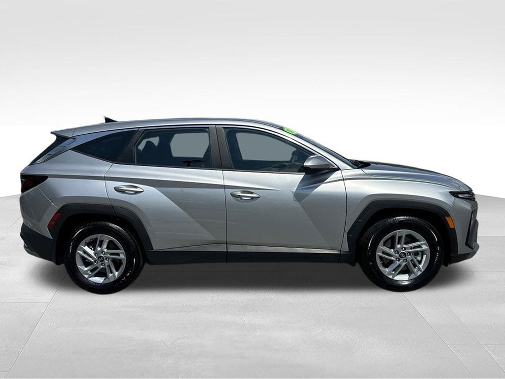 Used 2026 Hyundai Tucson SE FWD image 8