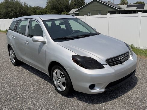 Used 2006 Toyota Matrix XR FWD image 3
