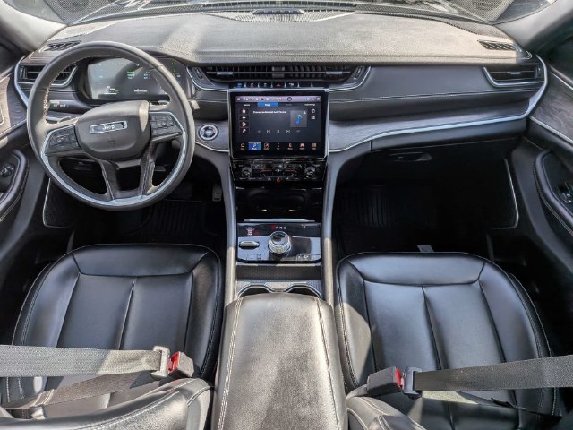 Used 2024 Jeep Grand Cherokee Limited 4xe AWD/4WD image 16