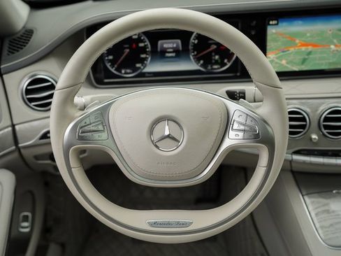 Used 2017 Mercedes-Benz S 550 Sedan image 27