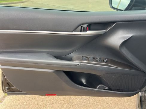 Used 2024 Toyota Camry SE FWD image 11