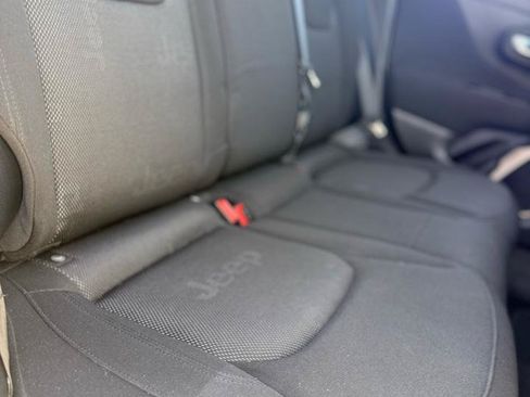 Used 2016 Jeep Renegade Sport w/ Power & Air Group FWD image 12