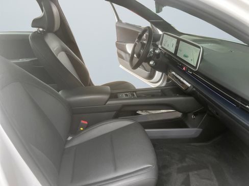Certified 2025 Hyundai Ioniq 6 Limited image 18