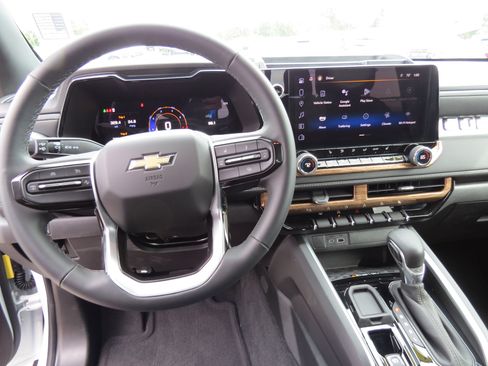 Used 2024 Chevrolet Colorado LT w/ LT Convenience Package II image 19