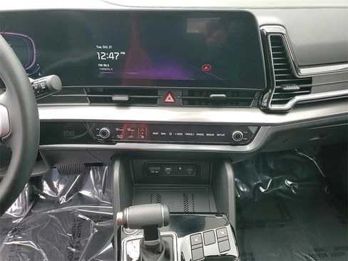 Certified 2025 Kia Sportage EX w/ Premium Package image 17