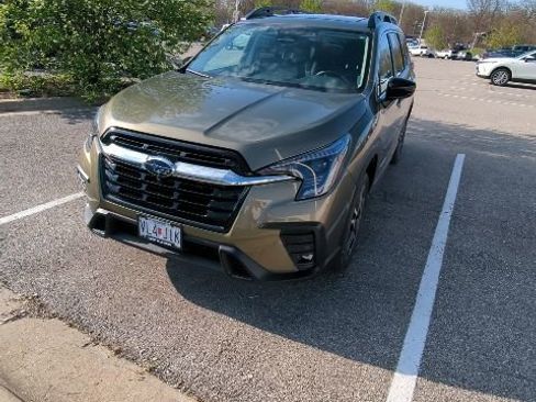 Used 2025 Subaru Ascent Limited AWD/4WD image 2