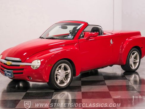 Used 2004 Chevrolet SSR w/ Preferred Equipment Group image 37