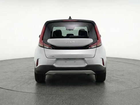 Used 2025 Kia Soul LX w/ LX Technology Package FWD image 6