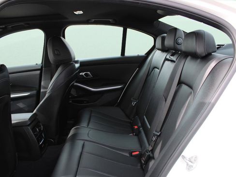 Used 2025 BMW 330i Sedan image 25