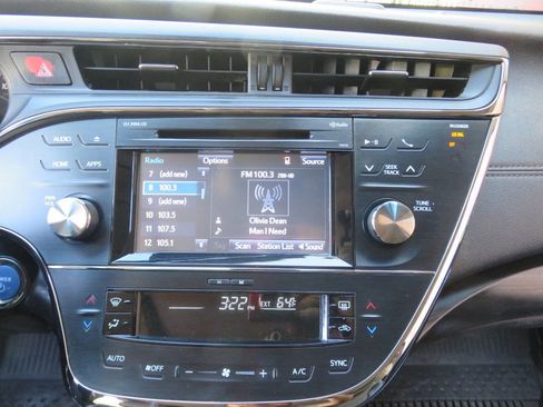 Used 2018 Toyota Avalon XLE Plus w/ Protection Package FWD image 17