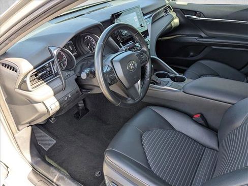 Used 2023 Toyota Camry SE image 10