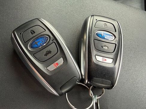 Used 2023 Subaru Outback Limited image 32