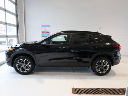 New 2026 Chevrolet Trax LT w/ LT Convenience Package image 7