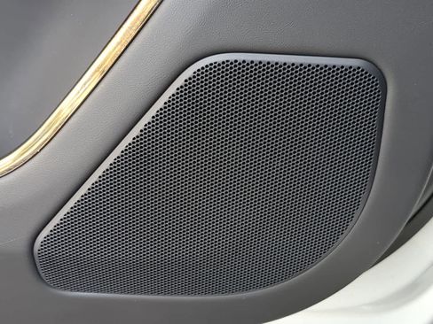 Used 2025 Land Rover Range Rover Sport SE image 33