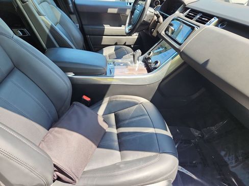 Used 2019 Land Rover Range Rover Sport HSE AWD/4WD image 3