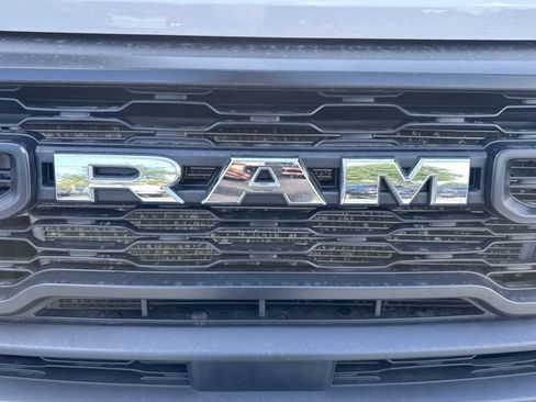 Used 2024 RAM ProMaster 2500 w/ Convenience Group FWD image 10