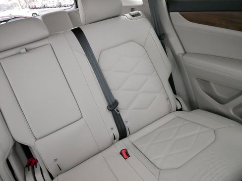 Certified 2025 Volkswagen Atlas SE w/ Panoramic Sunroof Package image 14