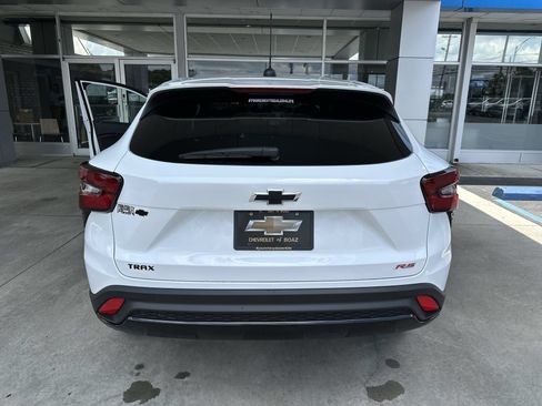 New 2026 Chevrolet Trax RS w/ Sunroof Package FWD image 30
