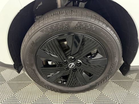 Used 2025 Nissan Murano SV AWD/4WD image 21
