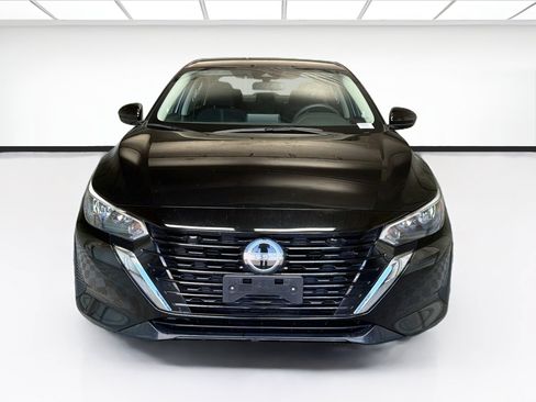 Used 2025 Nissan Sentra SV FWD image 2