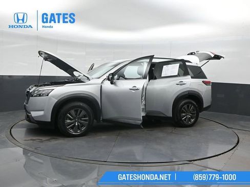 Used 2023 Nissan Pathfinder SV image 55