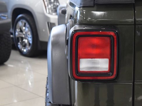Used 2021 Jeep Wrangler Sport AWD/4WD image 28