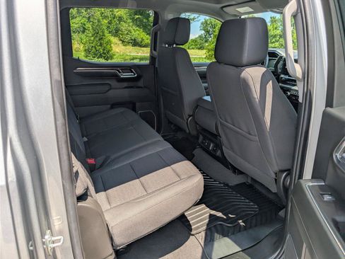 Used 2023 Chevrolet Silverado 1500 LT AWD/4WD image 11