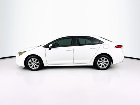 Used 2020 Toyota Corolla LE FWD image 4