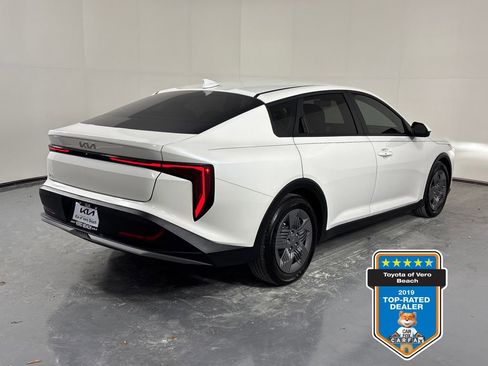 Certified 2025 Kia K4 FWD image 6