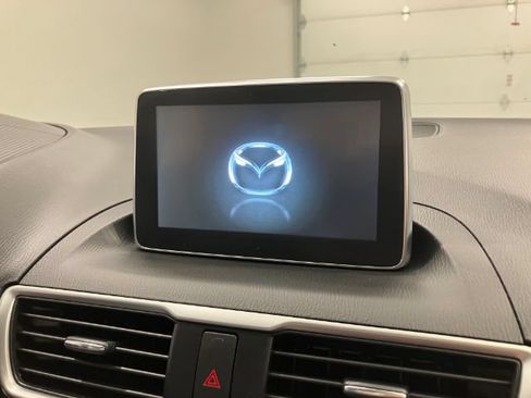Used 2016 MAZDA MAZDA3 i Sport FWD image 29