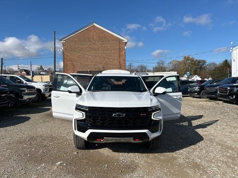 Certified 2023 Chevrolet Tahoe Z71 w/ Luxury Package image 35