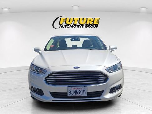 Used 2016 Ford Fusion SE w/ Equipment Group 502A FWD image 2