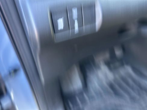 Used 2023 Honda Pilot TrailSport image 12