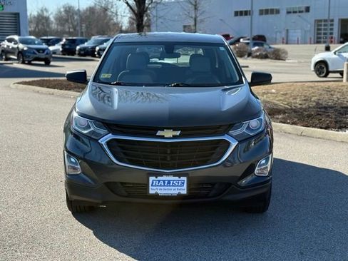 Used 2019 Chevrolet Equinox LS image 2