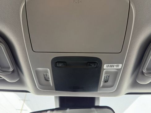 Used 2024 Toyota Camry SE image 33