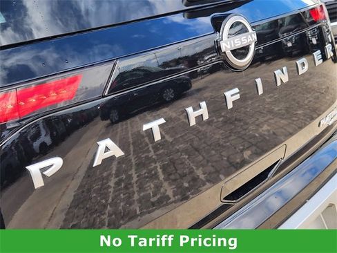 Certified 2025 Nissan Pathfinder Platinum image 12